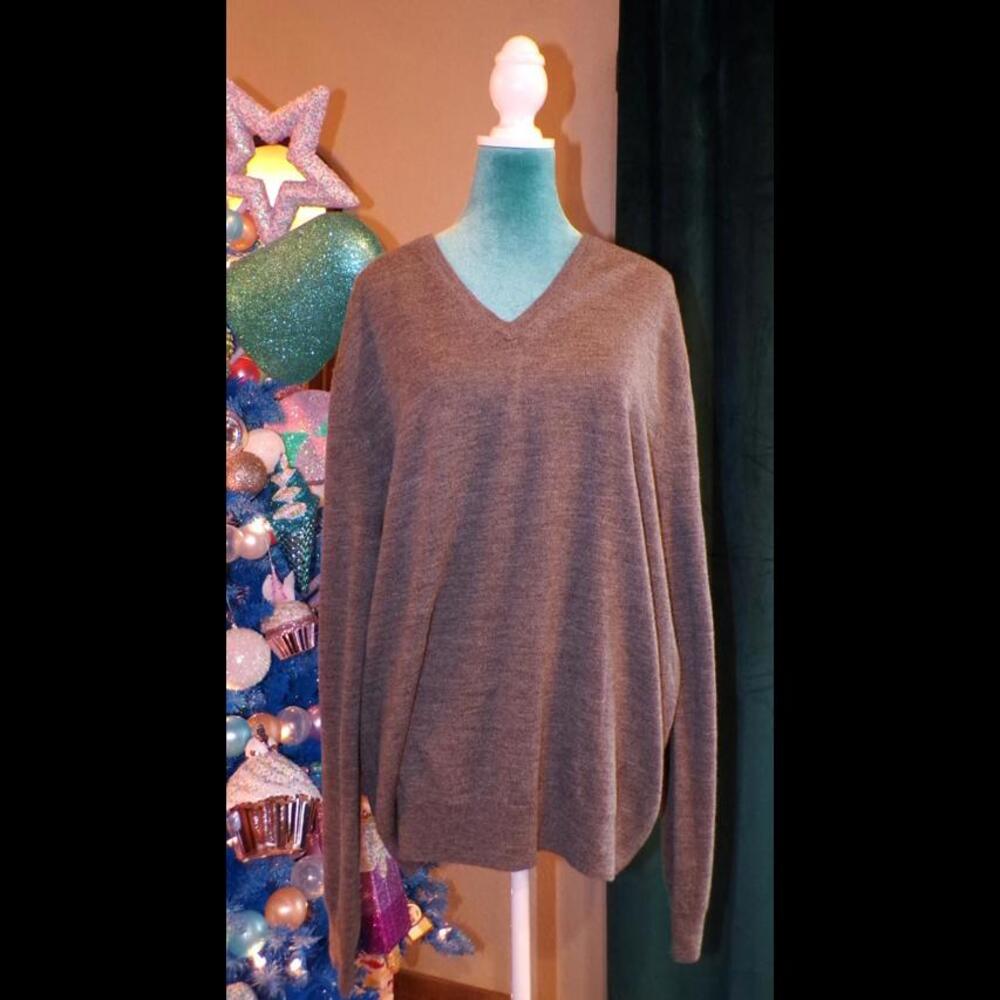 EXTRA FINE Gray Merino Wool Sweater by EXPRESS - V-Neck, XL
